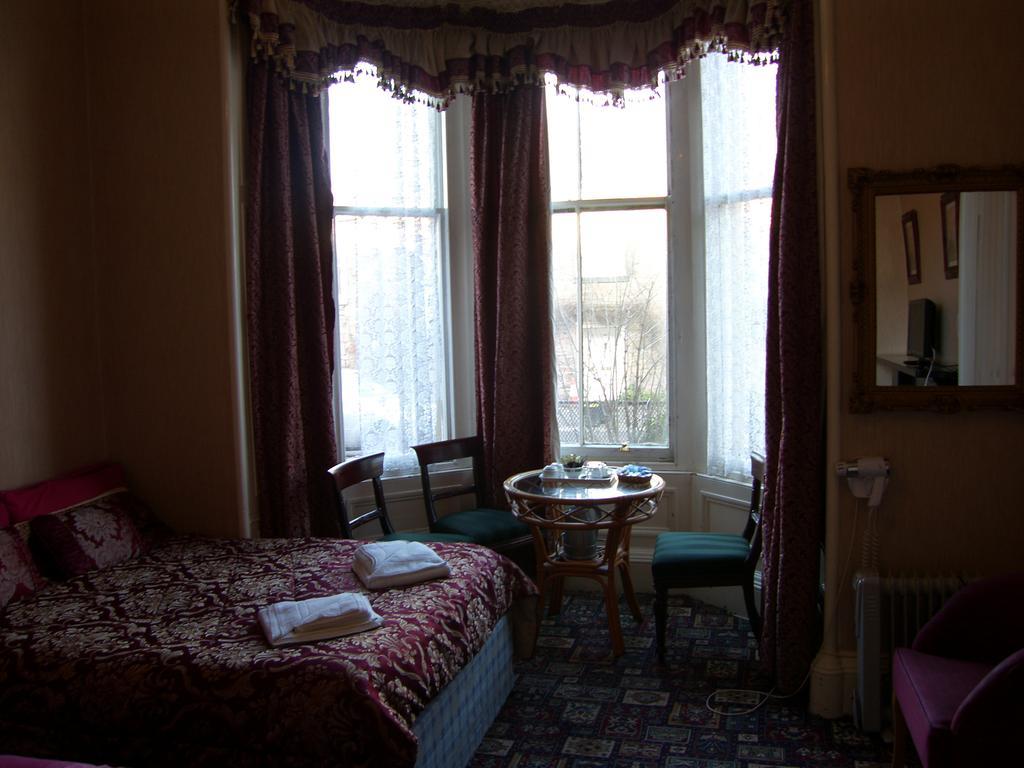 Regis Guest House EDI Værelse billede